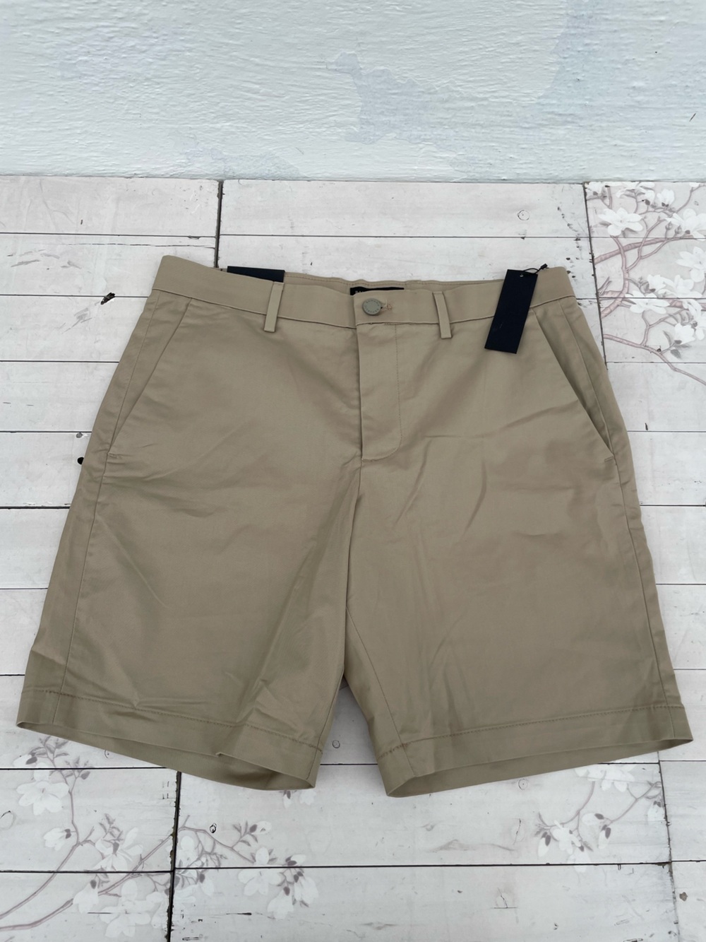 Banana Republic Flat-Front Men's Shorts - Khaki Tan